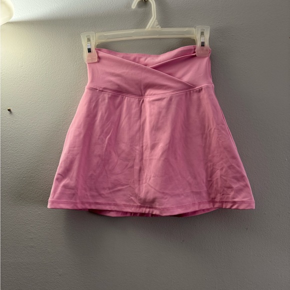Social Tourist Dresses & Skirts - NWOT Social Tourist: Pink Women's athletic Skirt with shorts